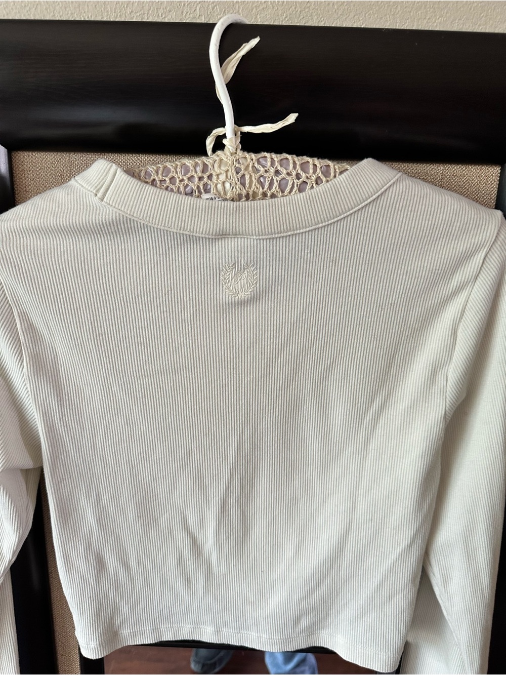 PINK Victoria's Secret Ribbed Long-Sleeve Crop Top in Cream - Picture 4 of 8